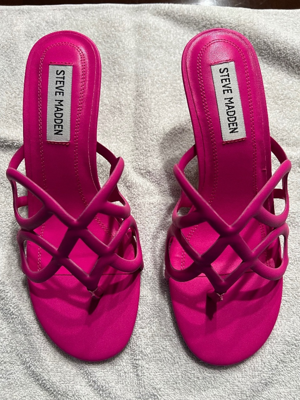 Steve Madden Caz Sandal - Hot Pink